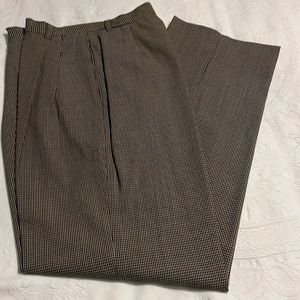 Harold’s wool black and beige check pants in perfect condition size 8